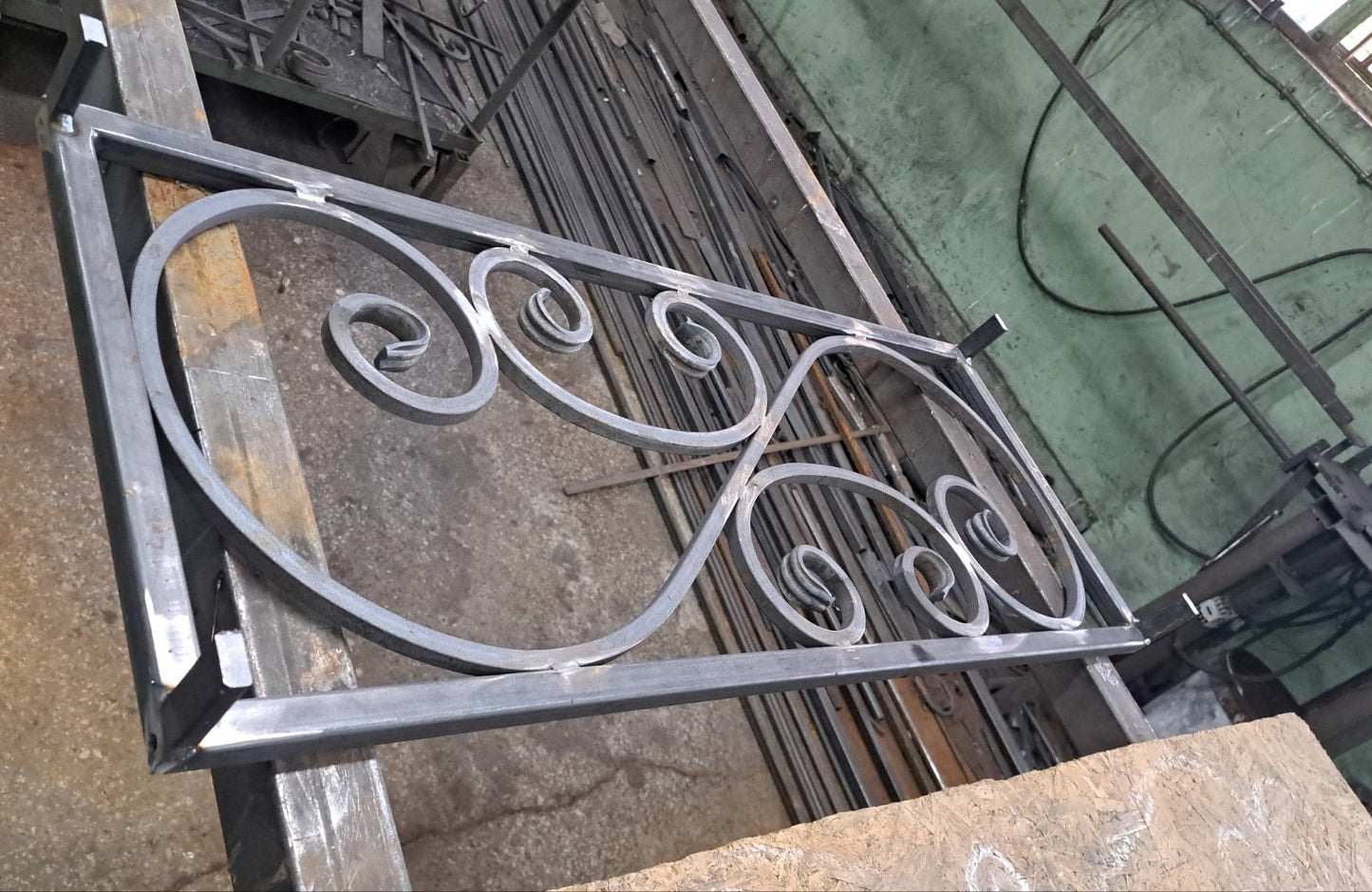 Französische Balkone aus Schmiedeeisen 