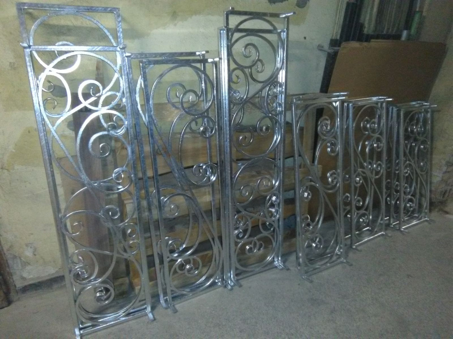 Französische Balkone aus Schmiedeeisen 