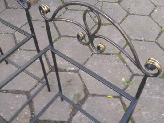Nachttisch ``Babelsberg`` - Schmiedeeisen Profi