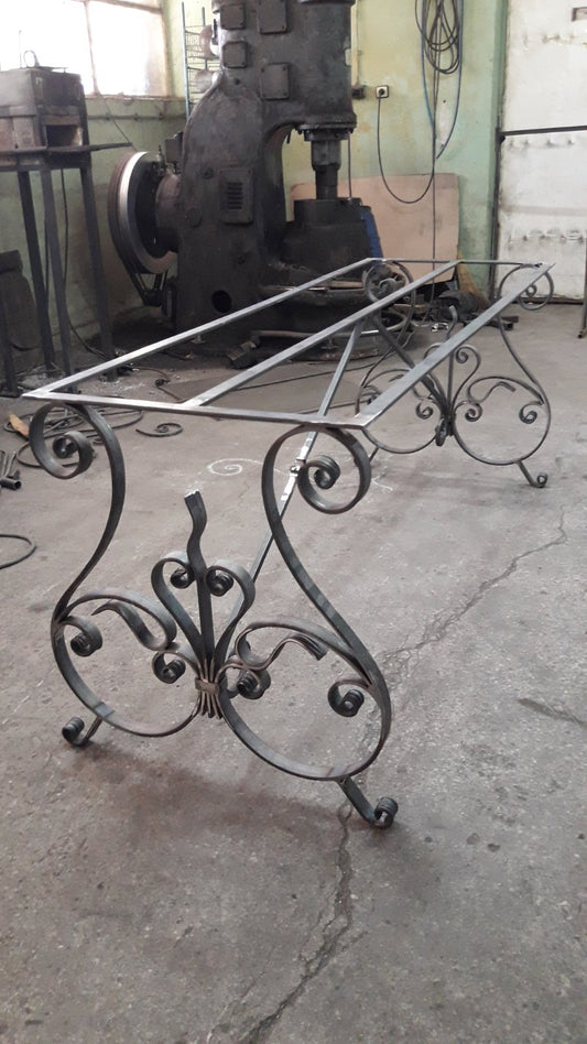 Esstisch aus Schmiedeeisen ''Charlottenburg''