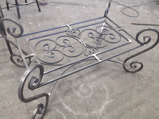 Couchtisch aus Schmiedeeisen ''Ninett'' - Schmiedeeisen Profi