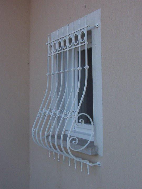 Fenstergitter aus schmiedeeisen individuelle Gestaltung 