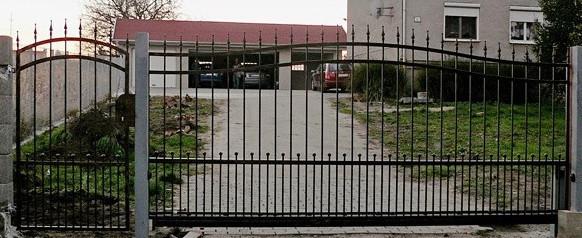 Hoftor aus Schmiedeeisen ''Karlsruhe''  024